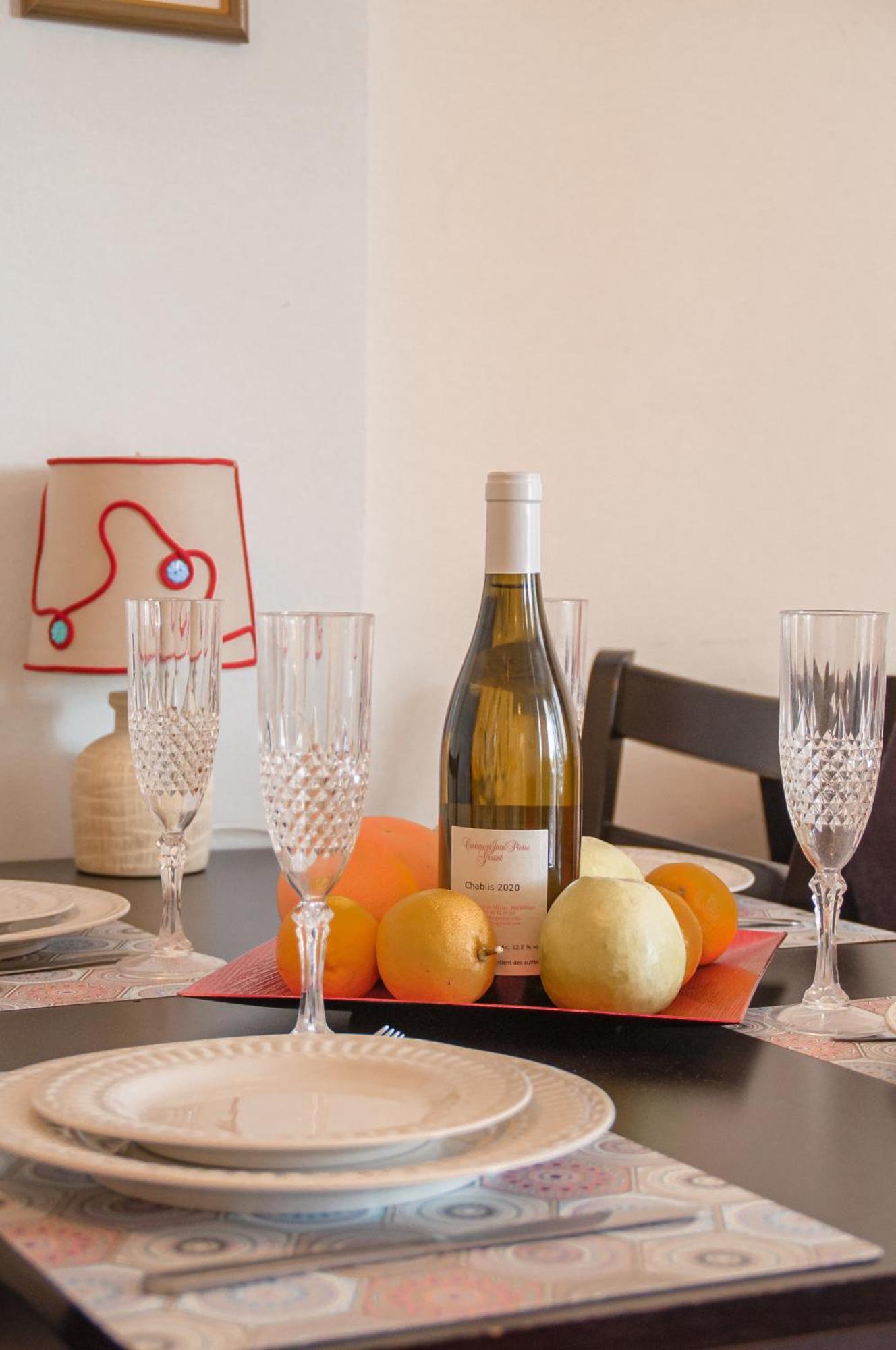 Cozy 1 Bedroom Apartment In Walking Distance To The Municipal Beach Paphos Eksteriør billede