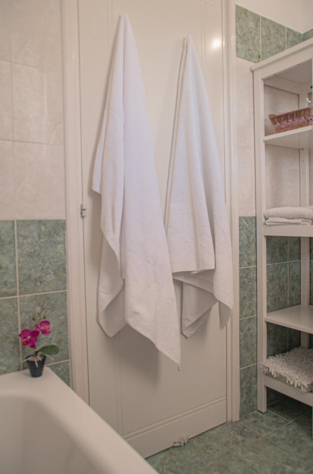 Cozy 1 Bedroom Apartment In Walking Distance To The Municipal Beach Paphos Eksteriør billede
